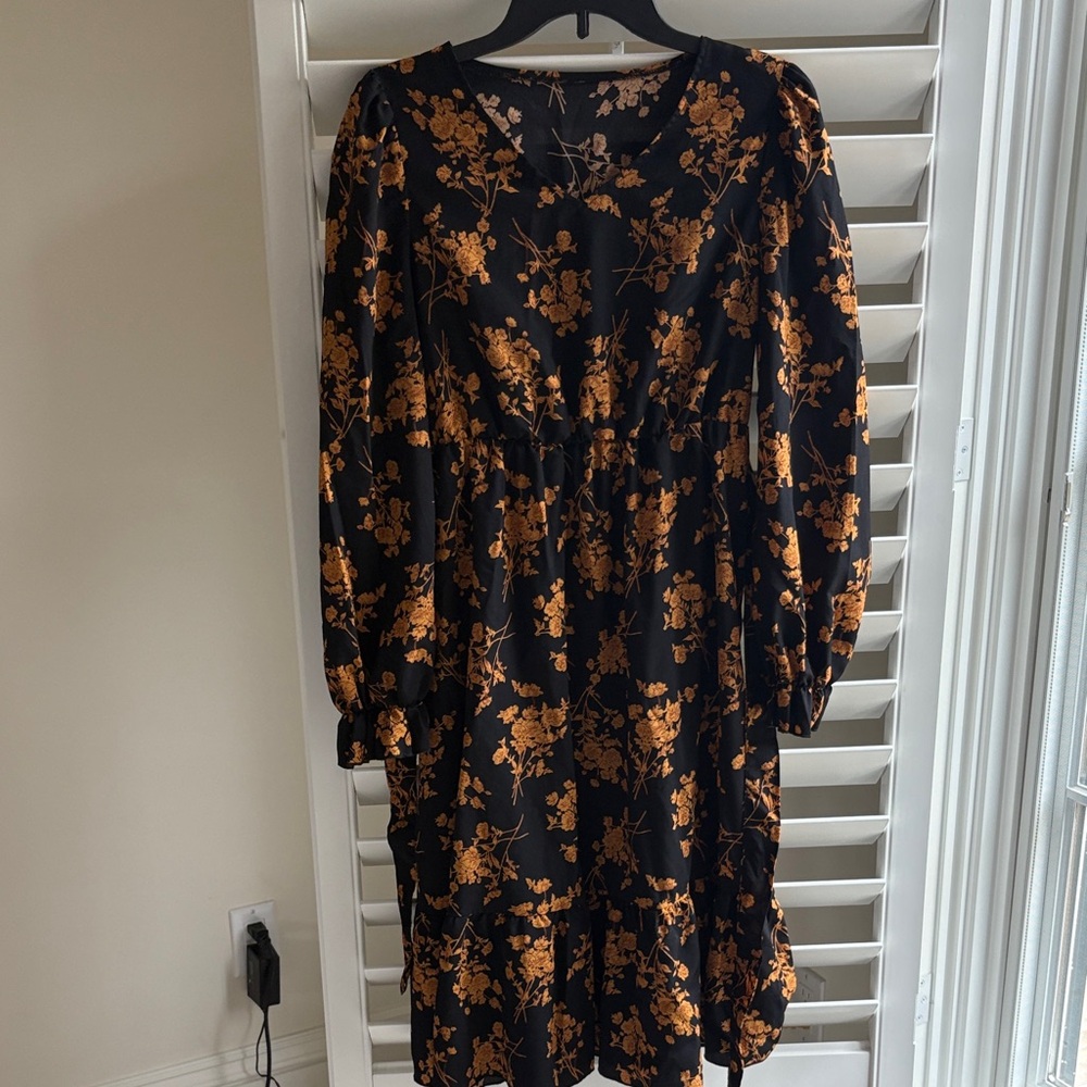 Amazon Black and Gold Floral Long Sleeve Dress